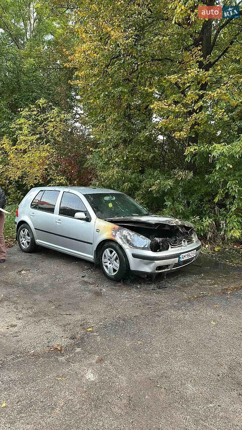 Volkswagen Golf, 2001