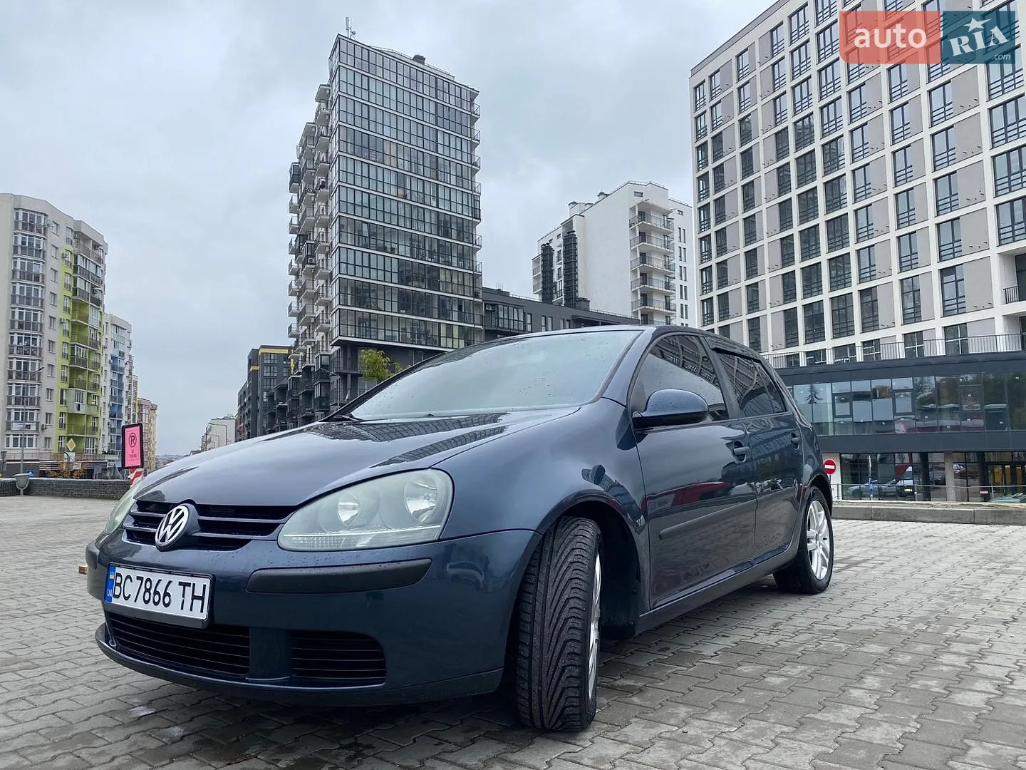 Volkswagen Golf, 2004