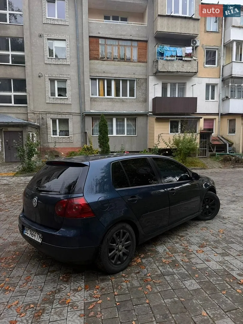 Volkswagen Golf, 2004