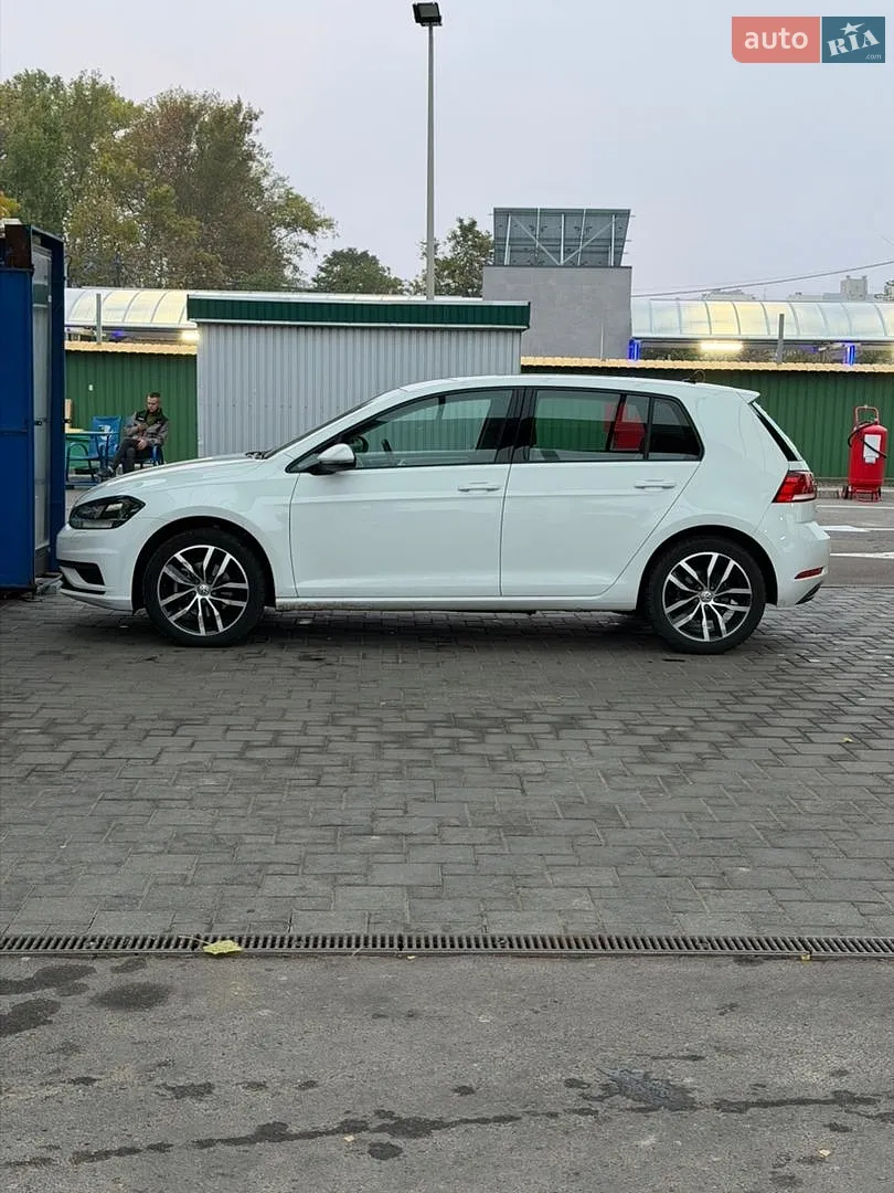 Volkswagen Golf, 2020