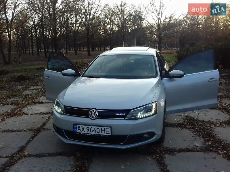 Volkswagen Jetta, 2013