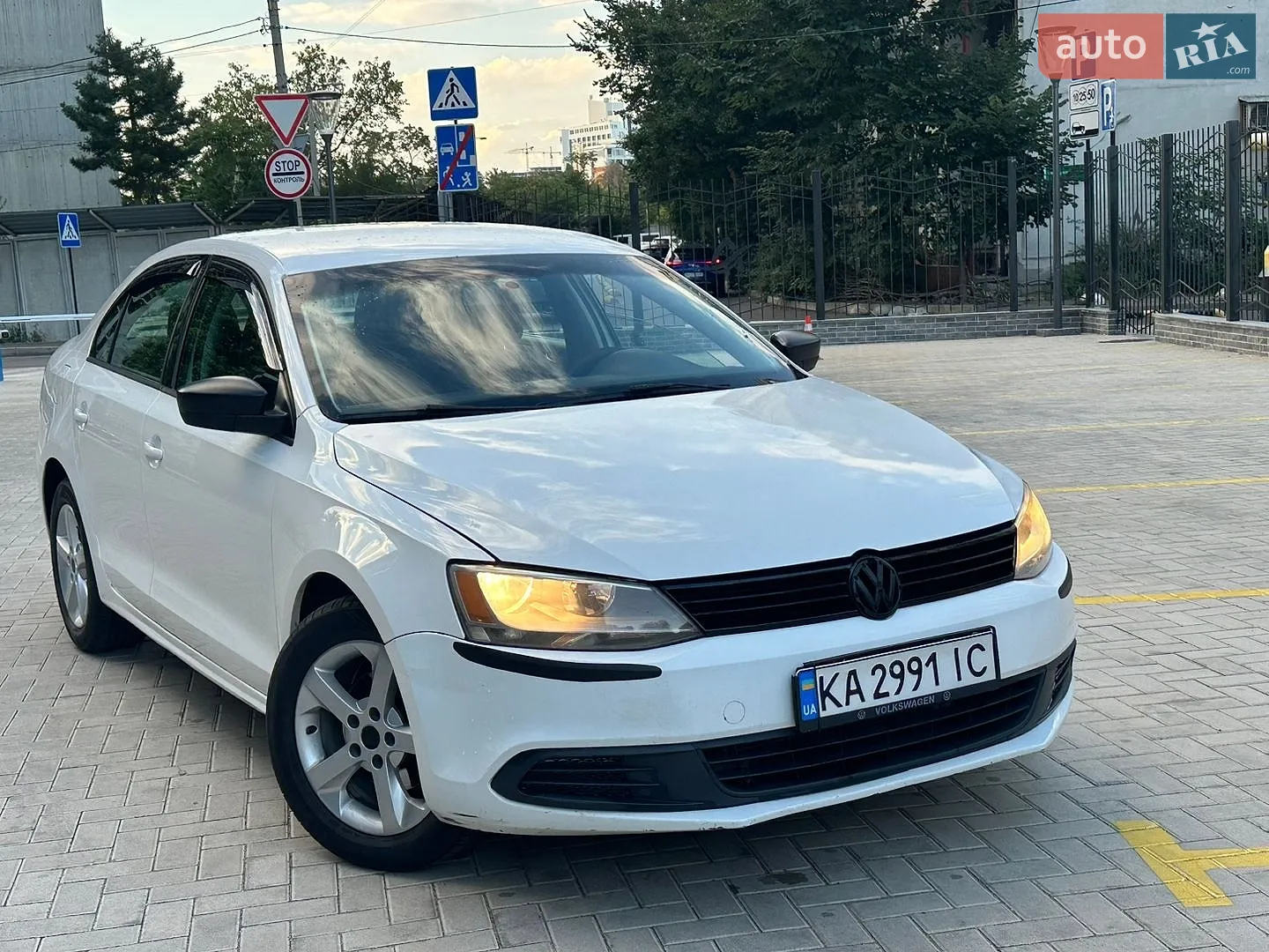 Volkswagen Jetta, 2011