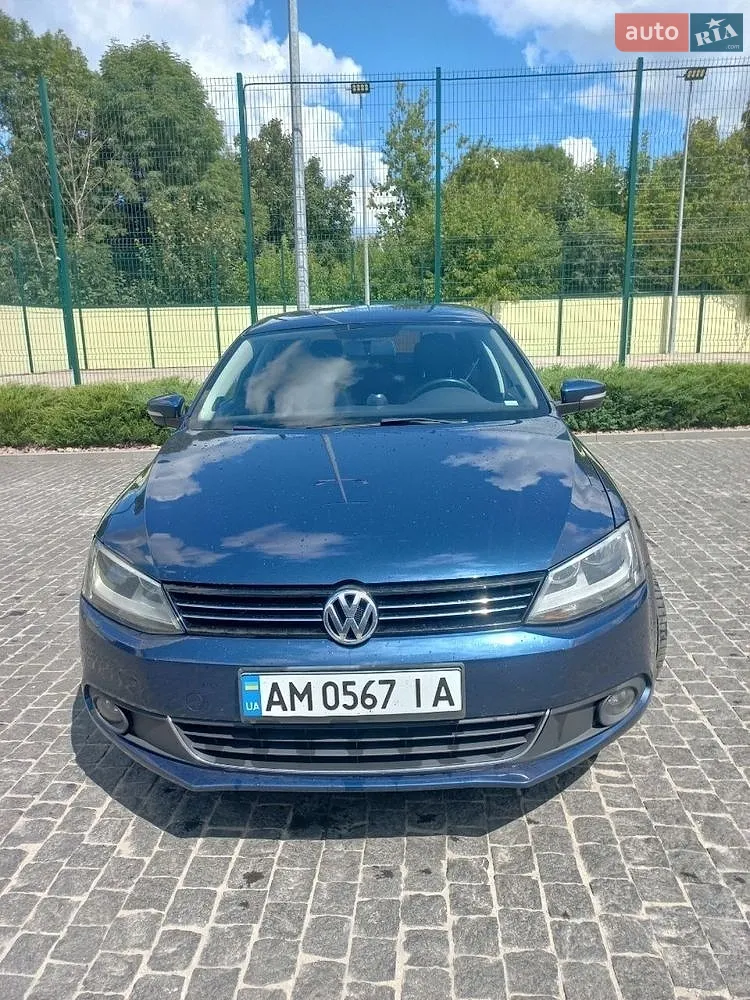 Volkswagen Jetta, 2011