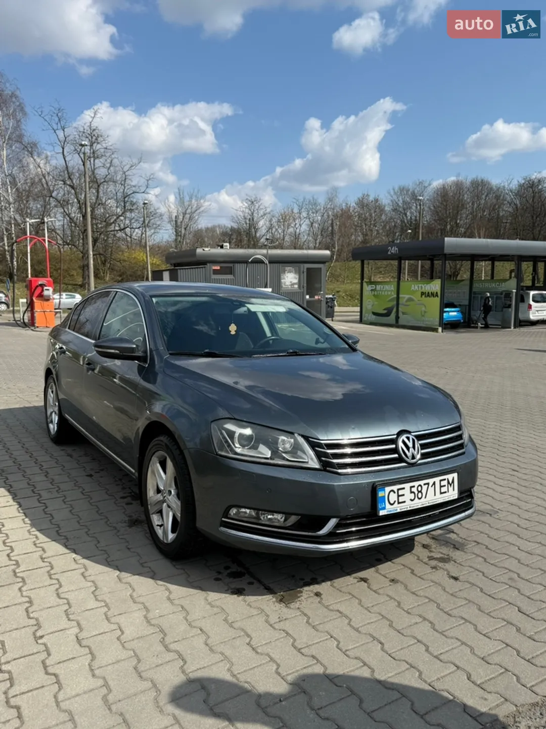 Volkswagen Passat, 2011