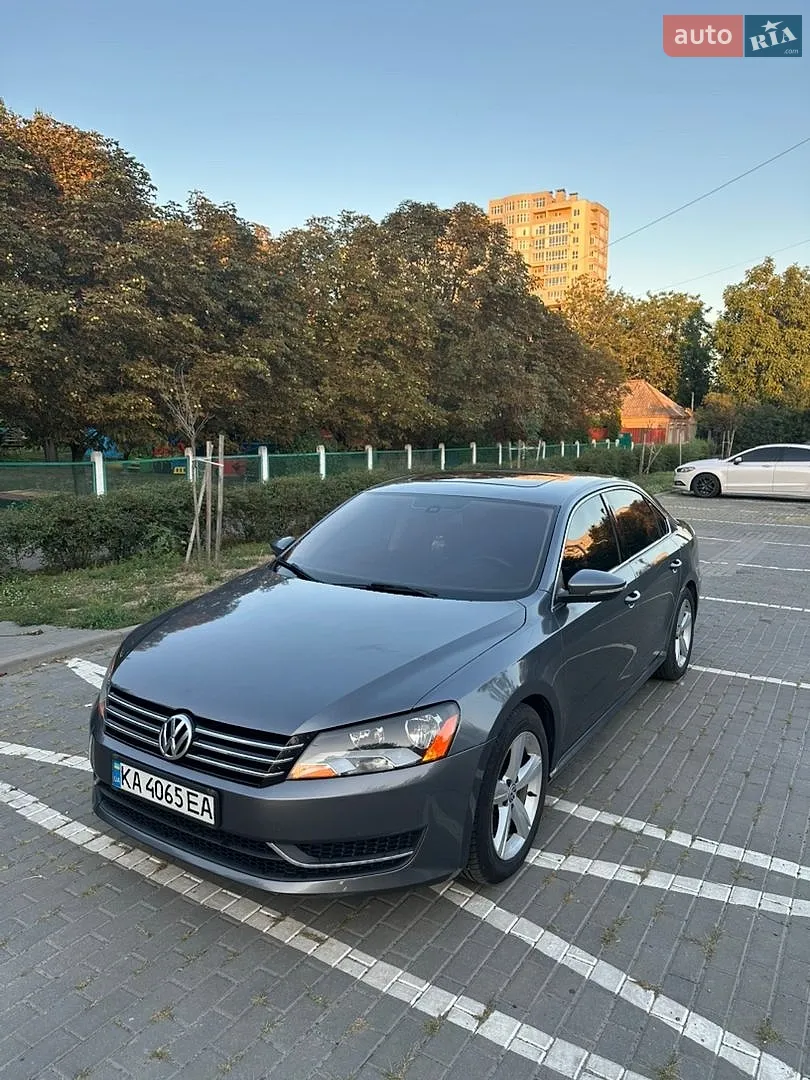 Volkswagen Passat 2011 — 1