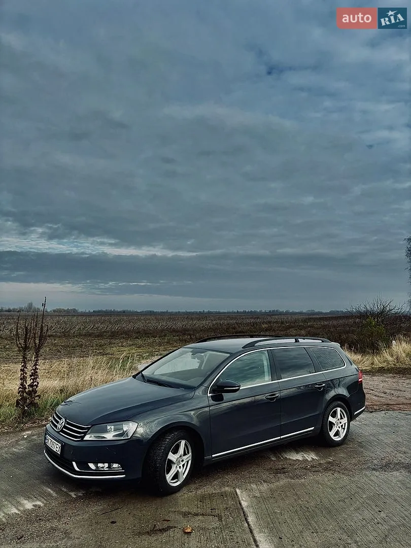 Volkswagen Passat, 2011