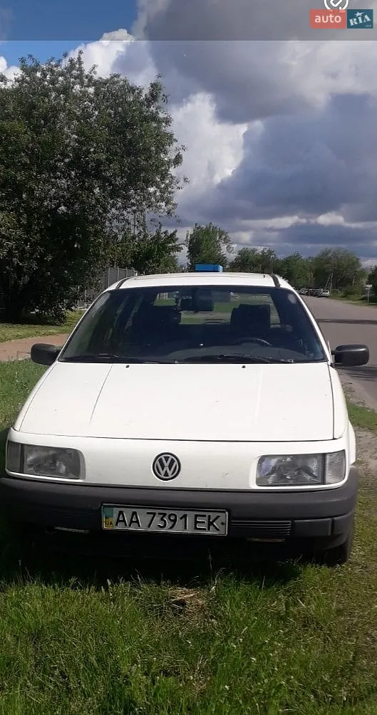Volkswagen Passat, 1990