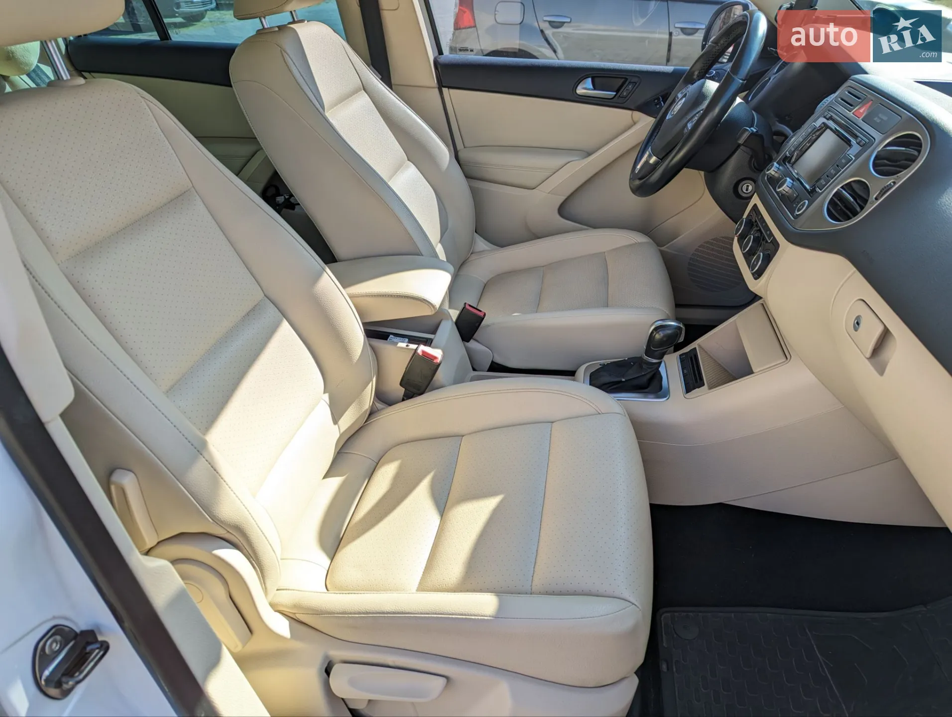 Volkswagen Tiguan, 2011
