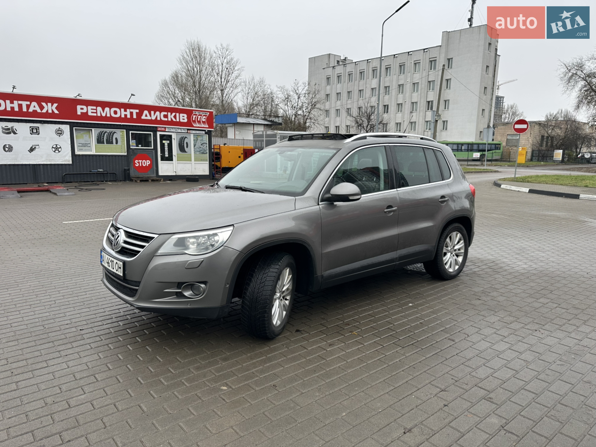 Volkswagen Tiguan, 2011