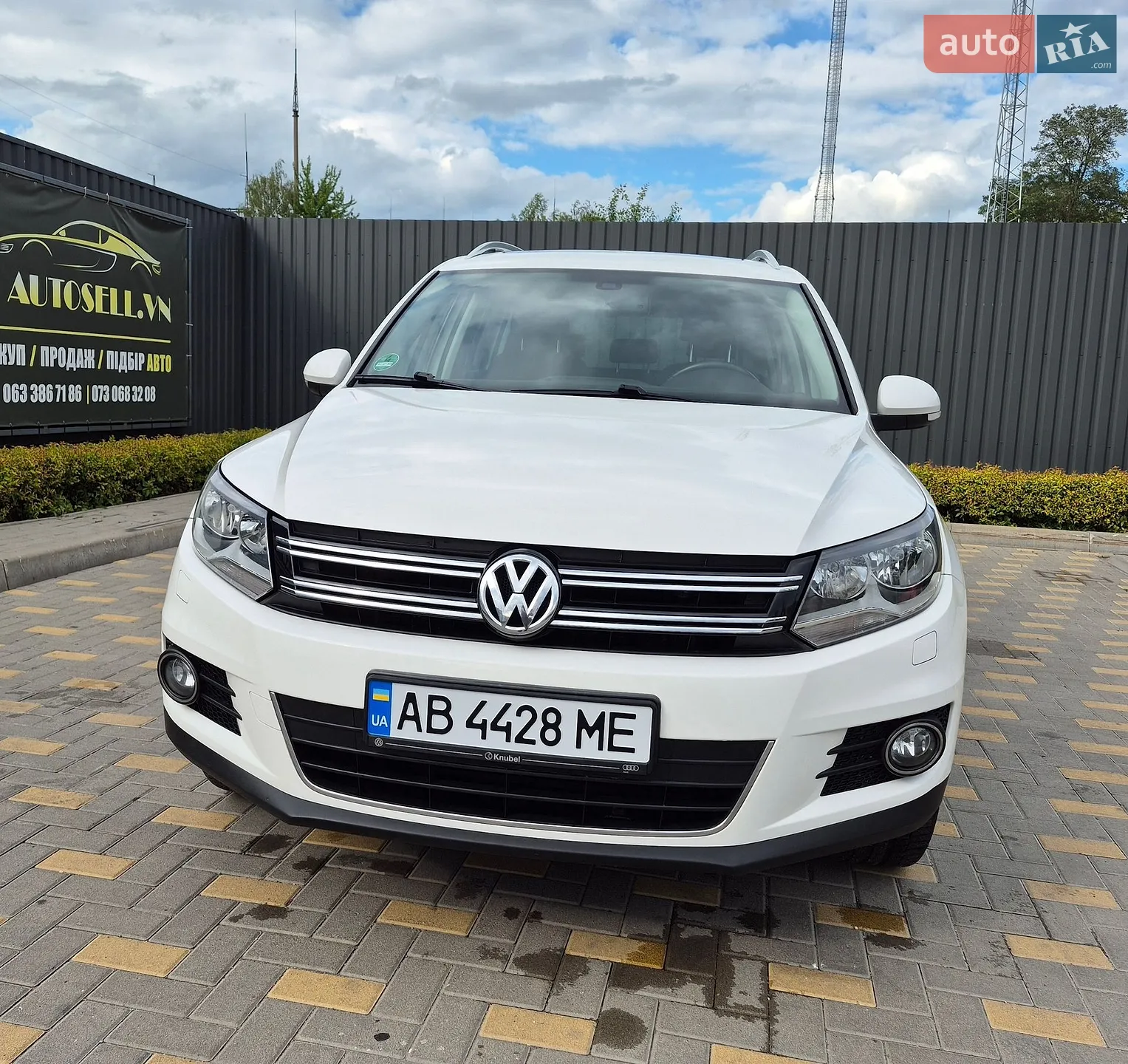 Volkswagen Tiguan, 2011
