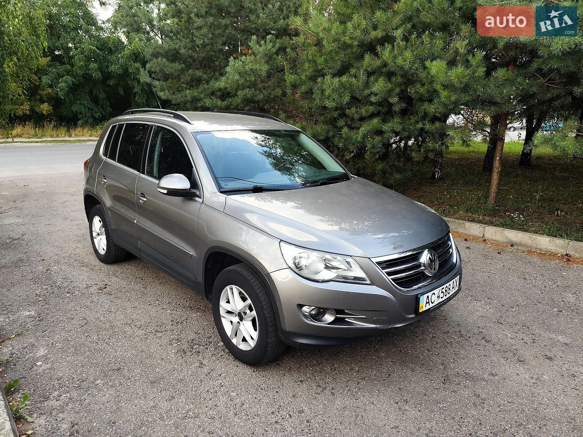 Volkswagen Tiguan, 2011