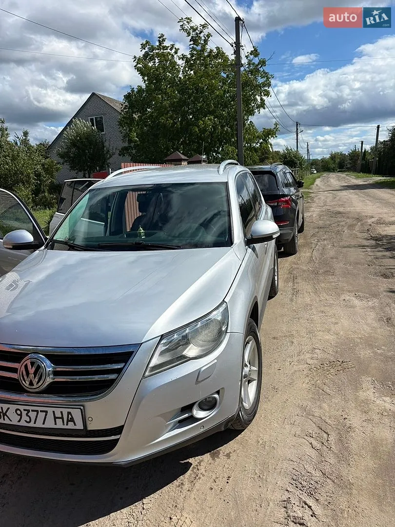 Volkswagen Tiguan, 2011