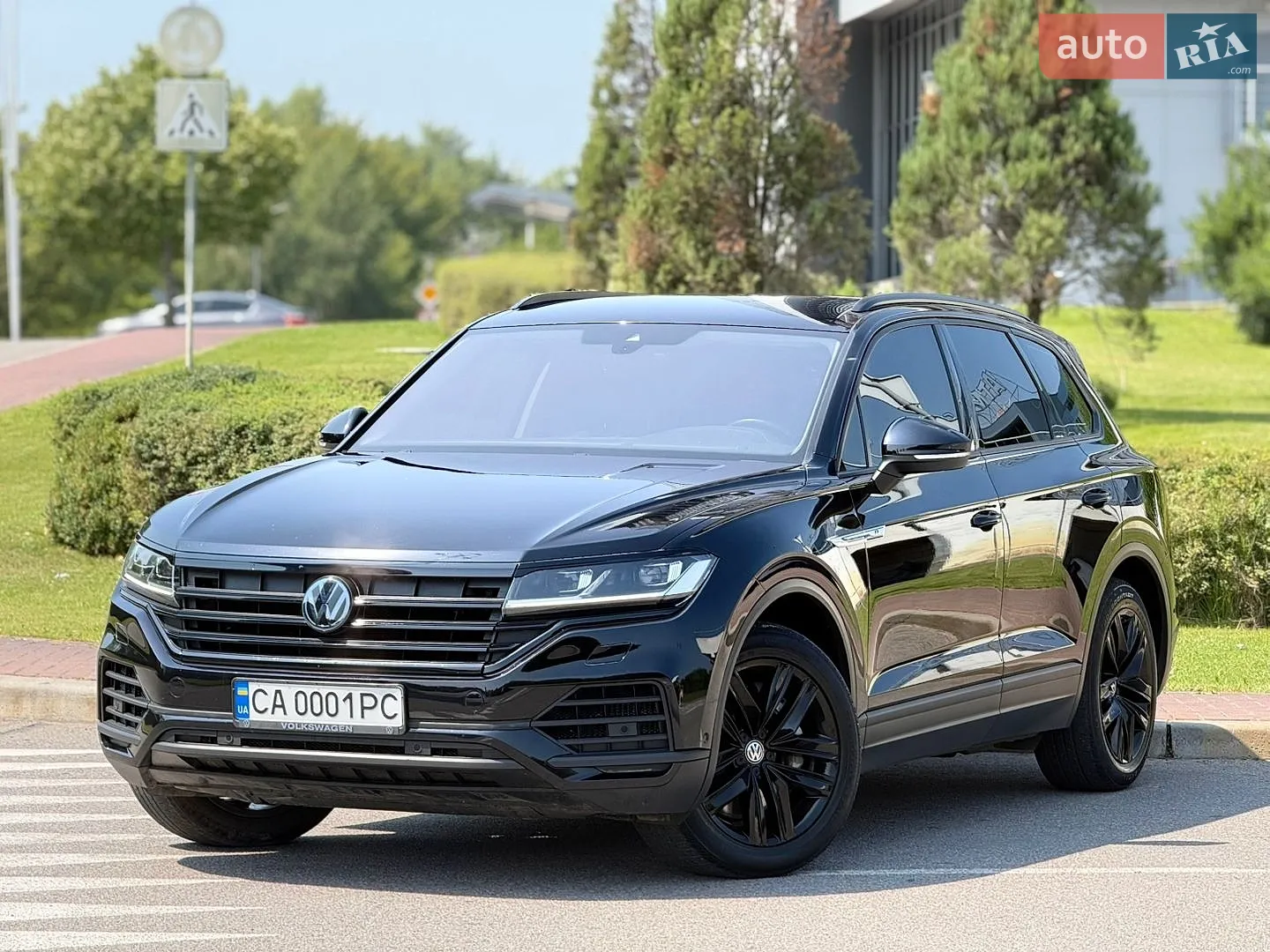 Volkswagen Touareg 2019 — 1
