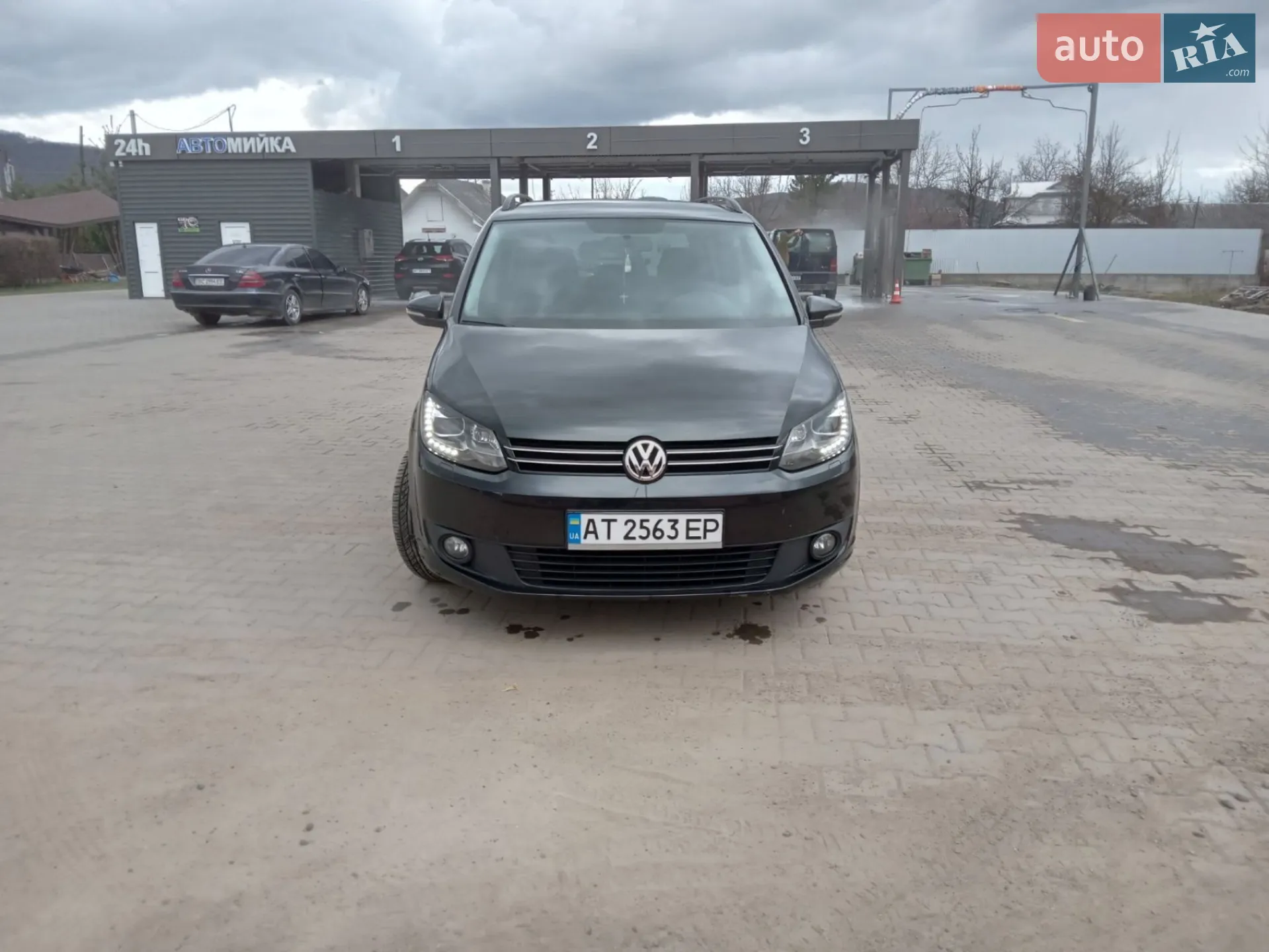 Volkswagen Touran 2012 — 1