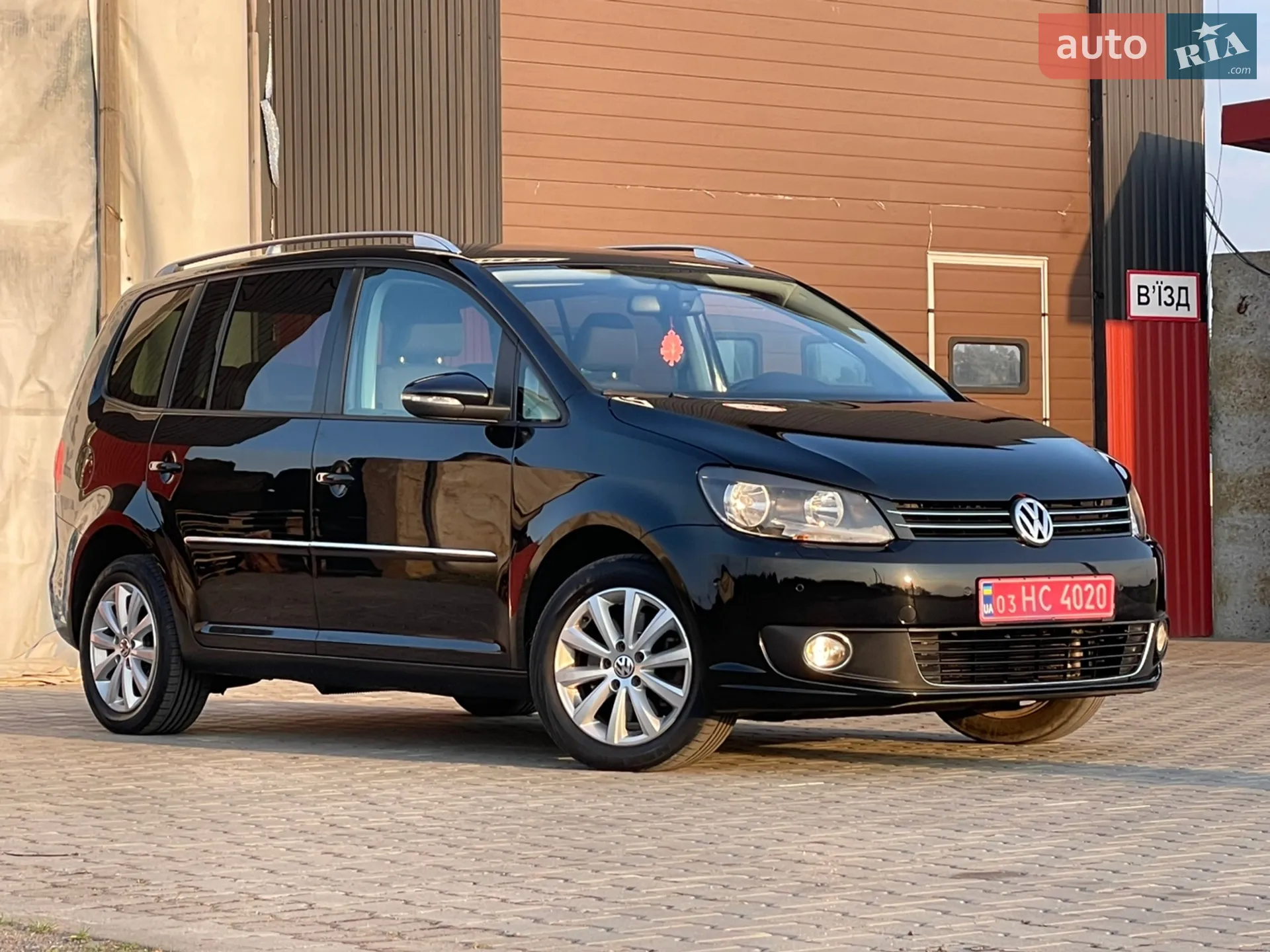 Volkswagen Touran, 2011