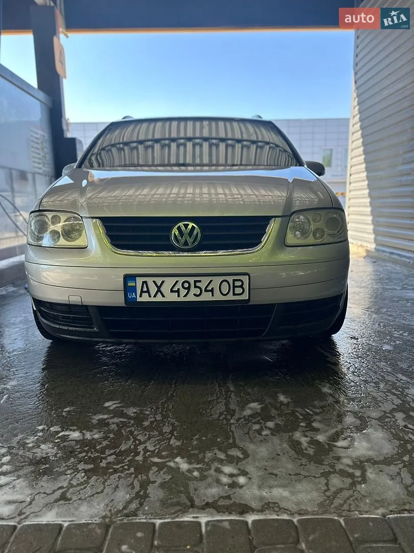Volkswagen Touran, 2004