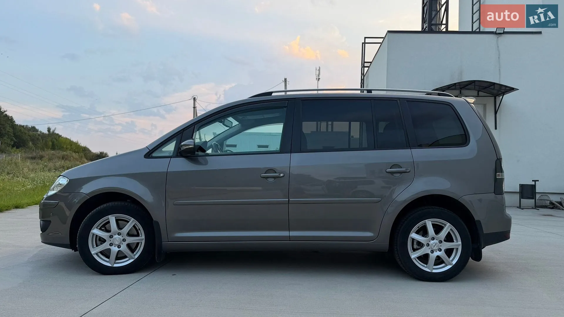 Volkswagen Touran, 2010