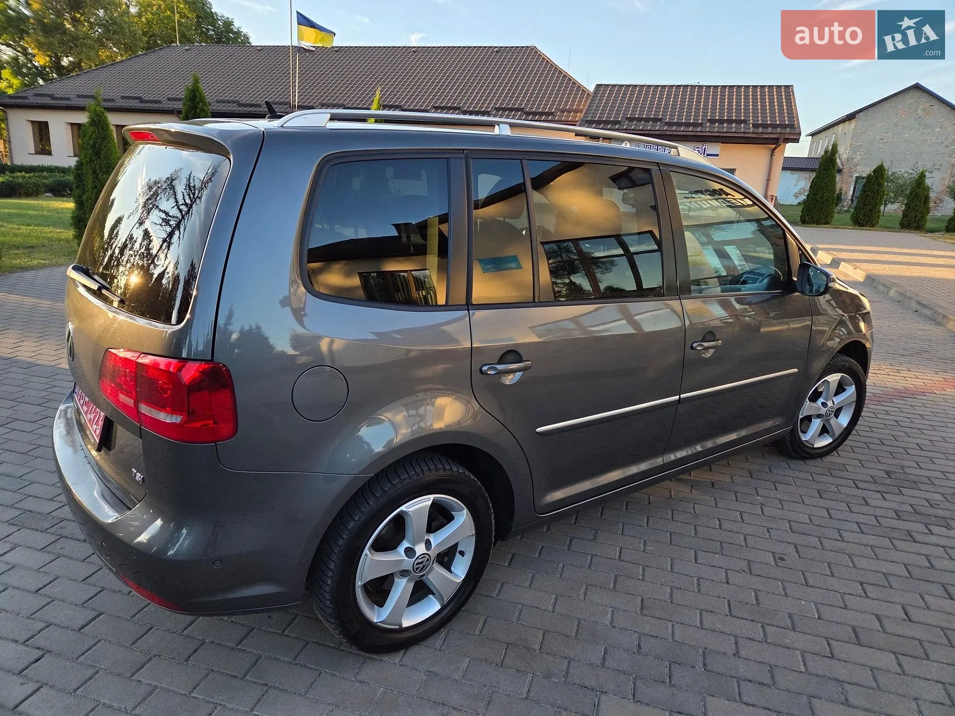 Volkswagen Touran, 2011