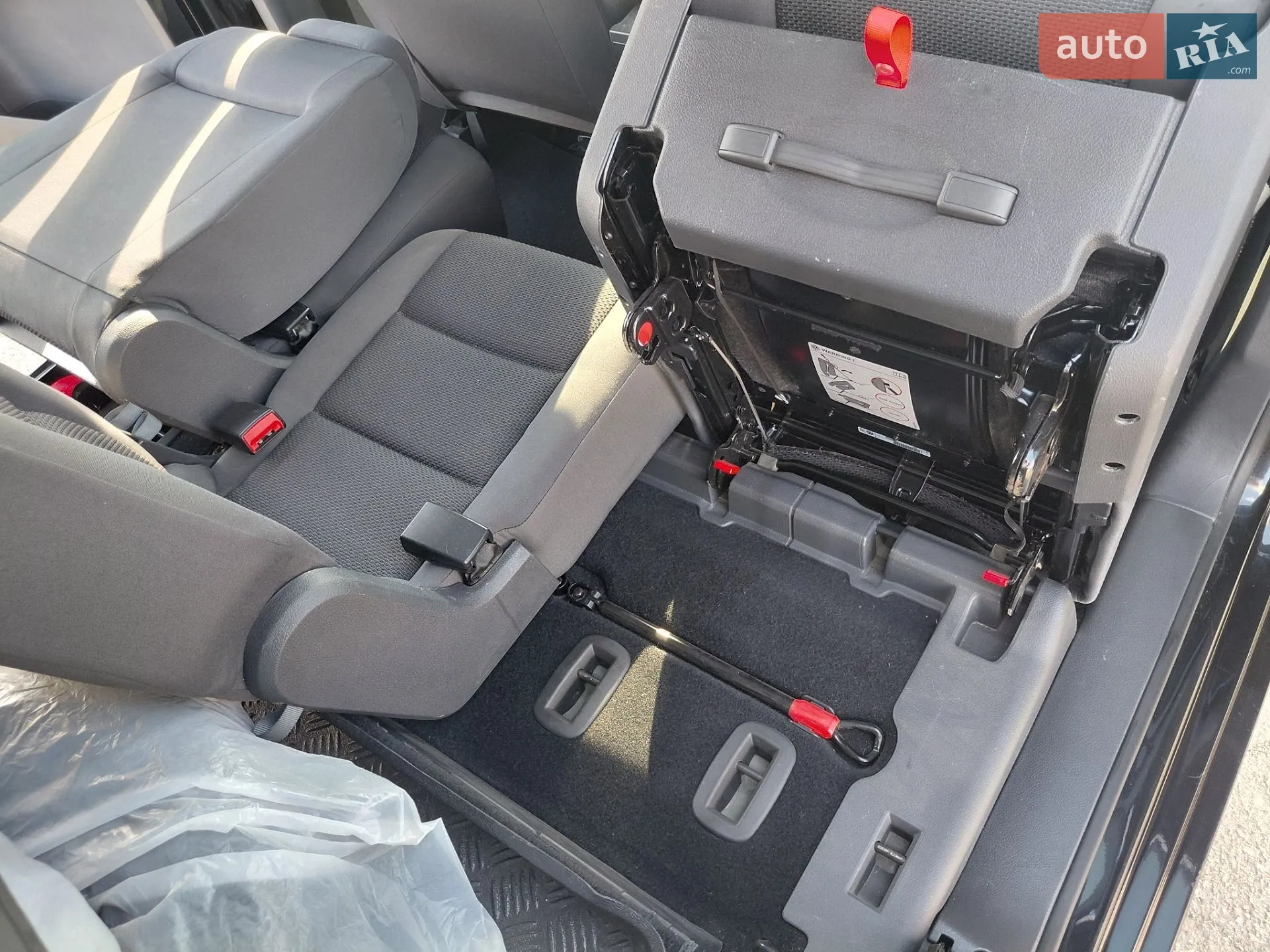Volkswagen Touran, 2011
