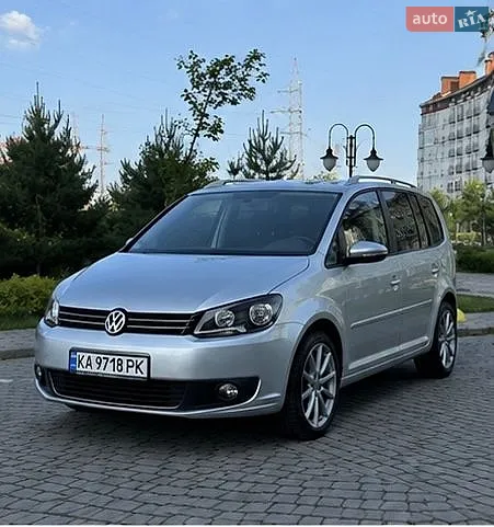 Volkswagen Touran, 2011