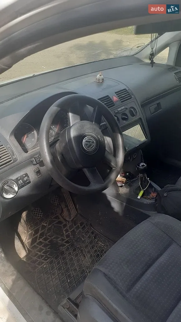 Volkswagen Touran, 2005