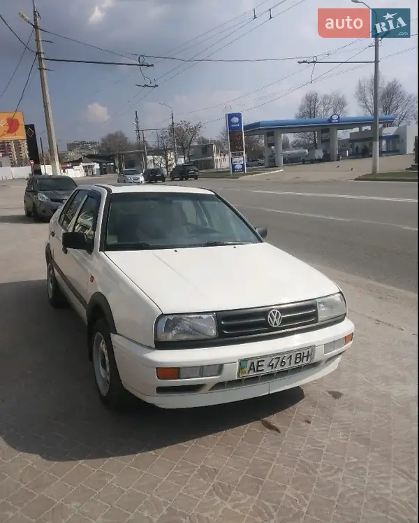 Volkswagen Vento, 1993