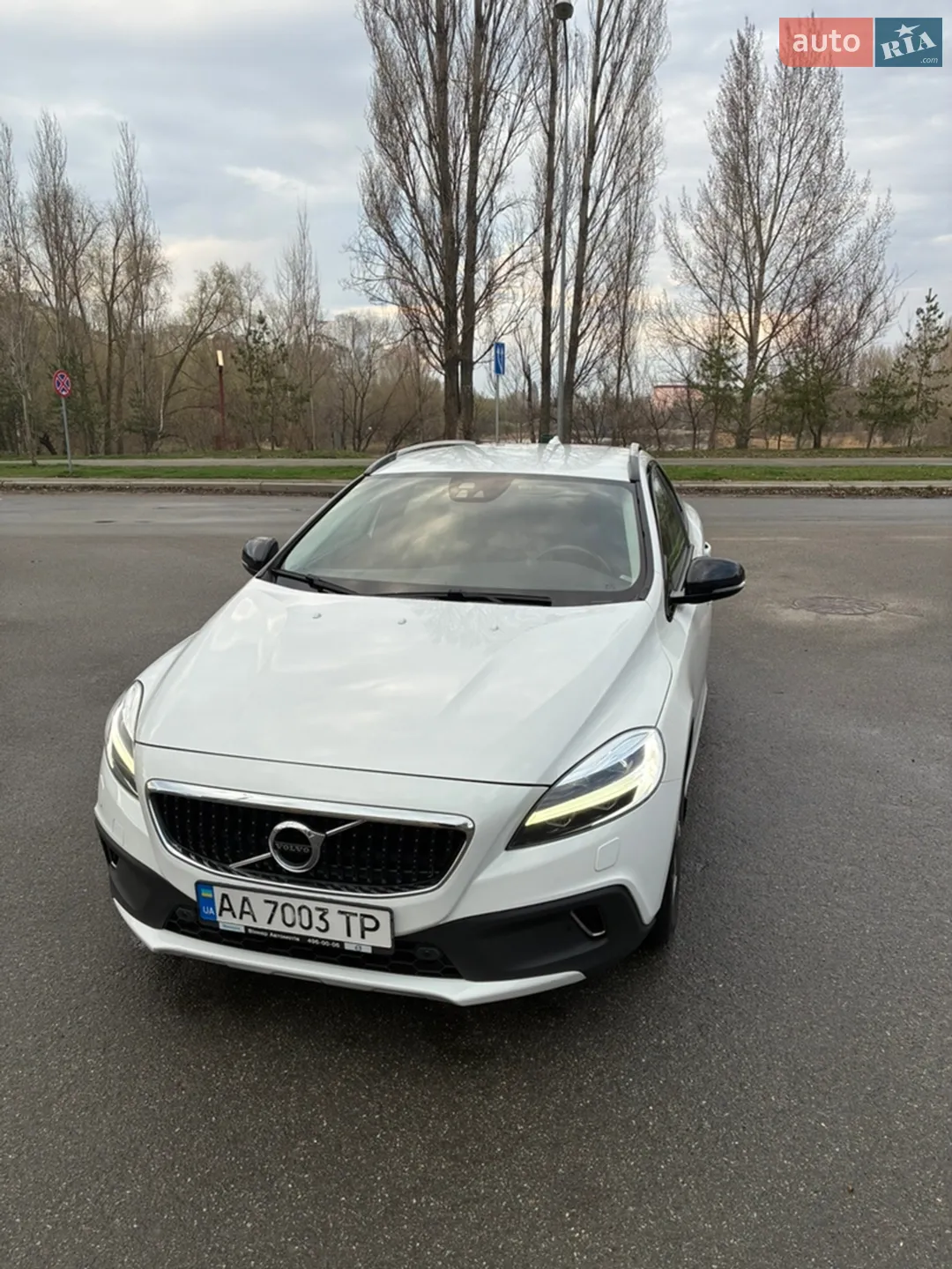 Volvo V40 Cross Country, 2018