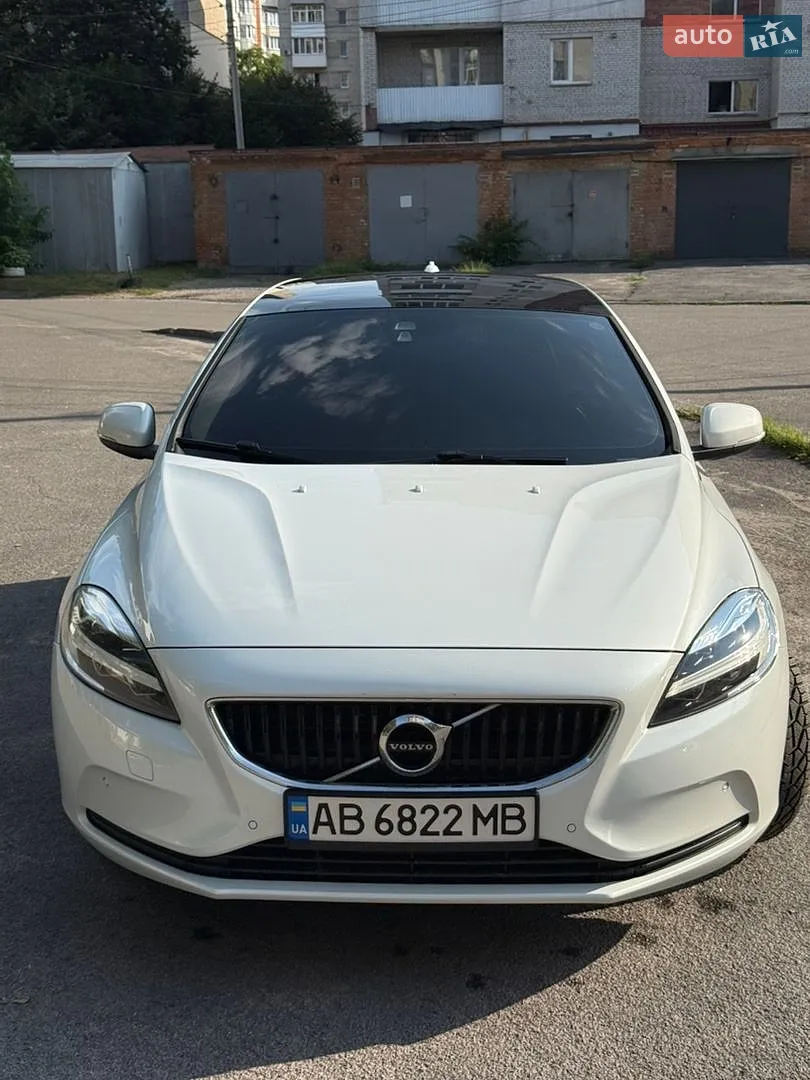 Volvo V40, 2016