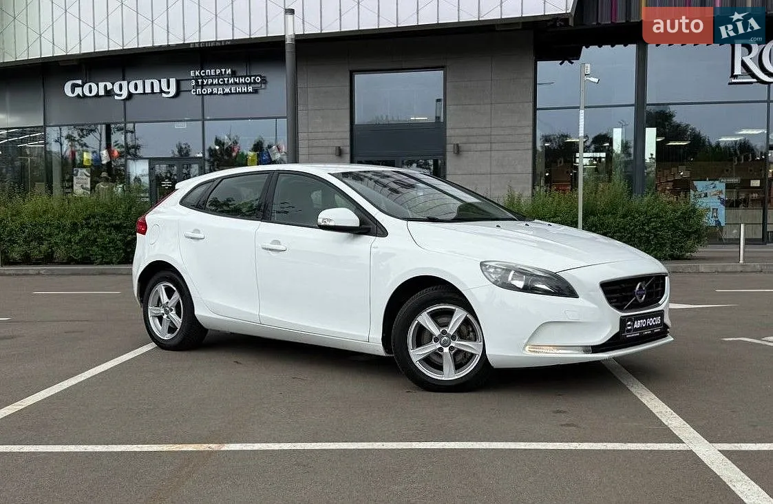 Volvo V40, 2013