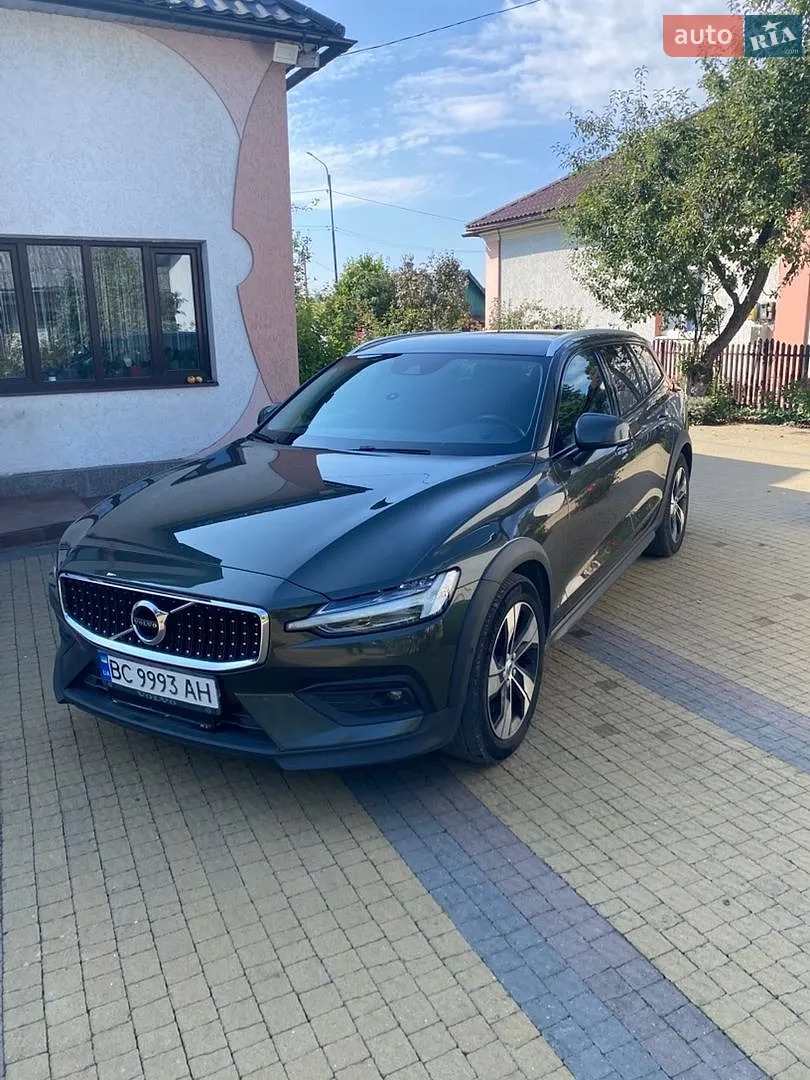 Volvo V60 Cross Country, 2020