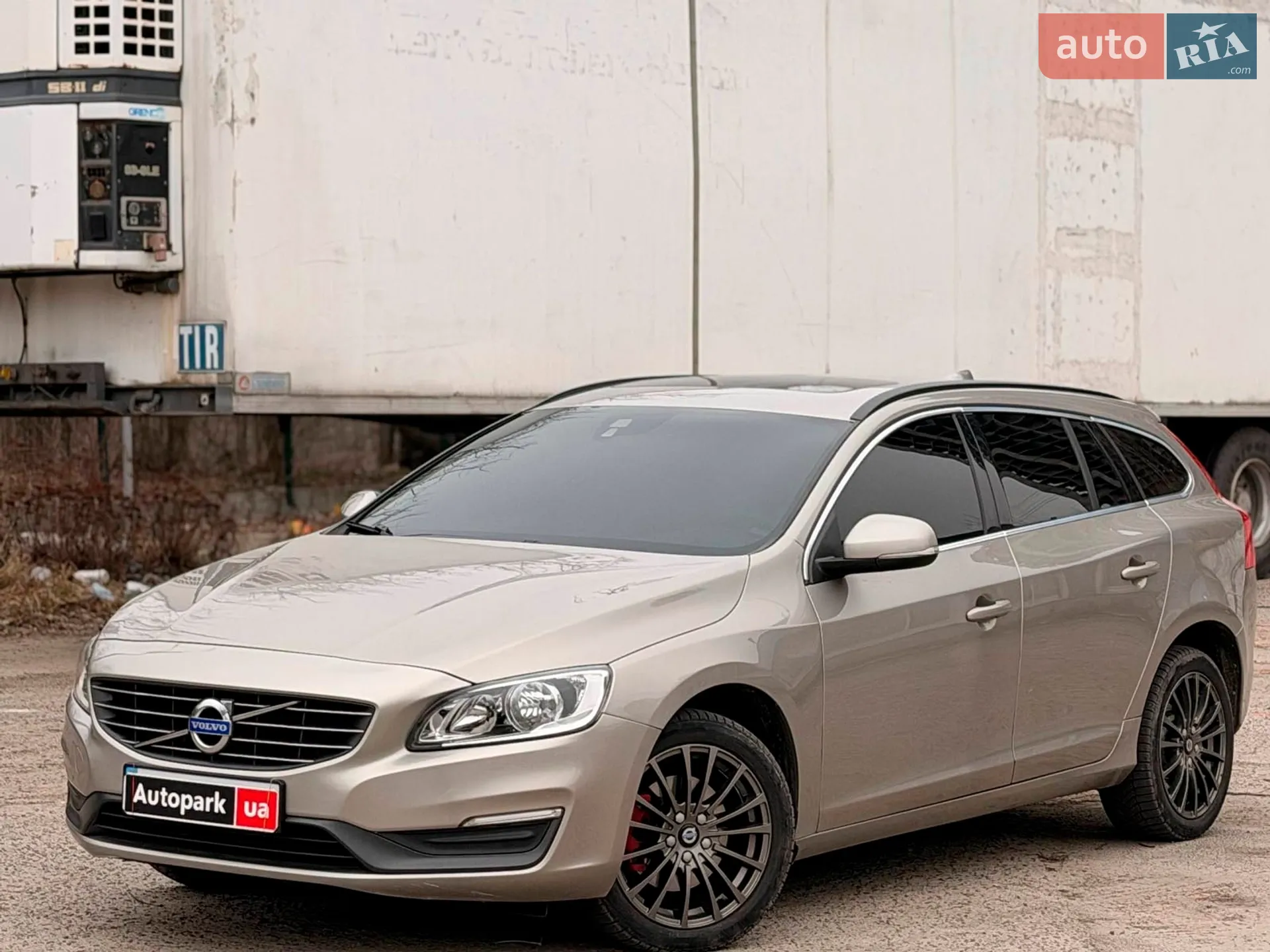 Volvo V60, 2015