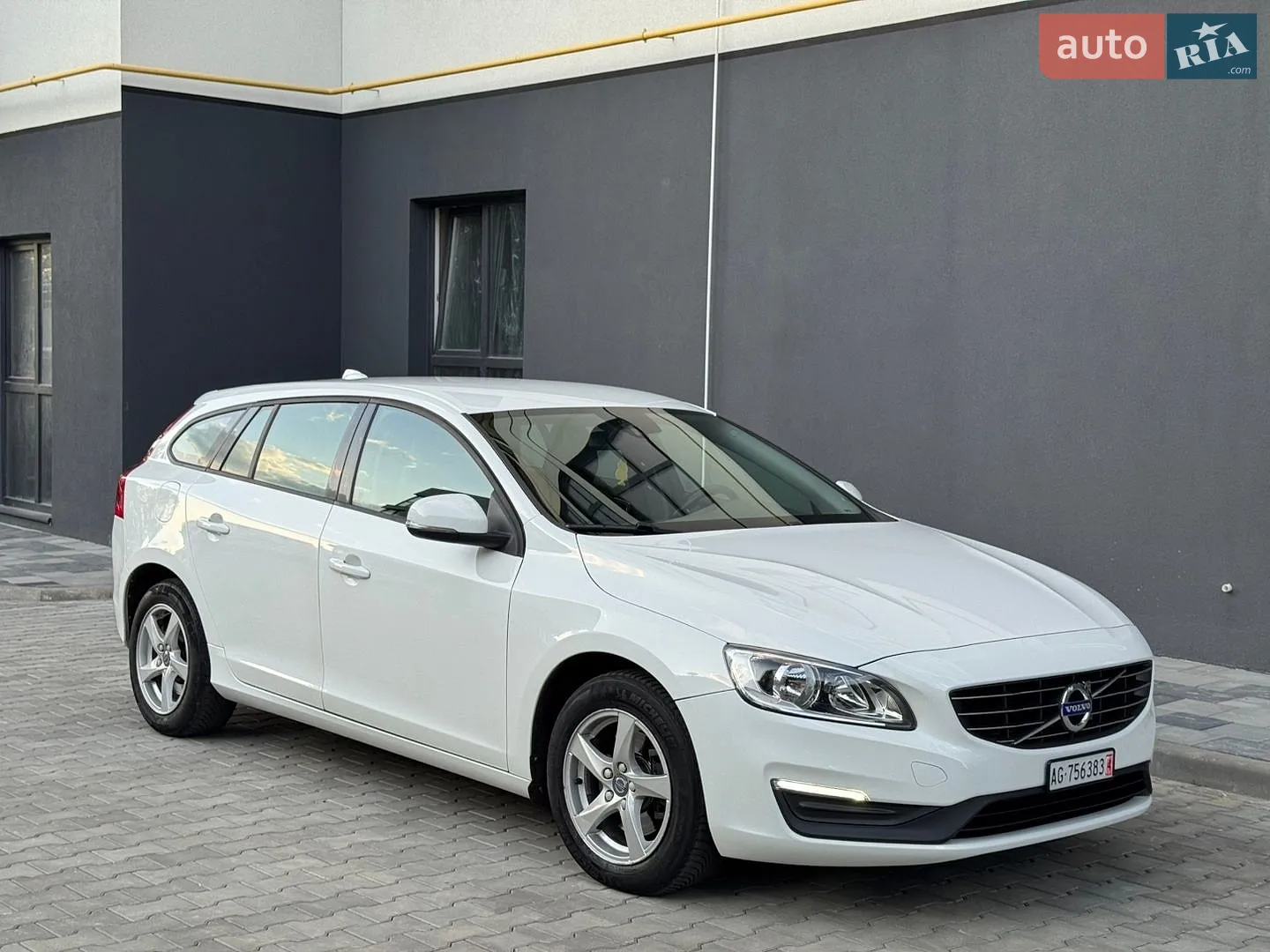 Volvo V60, 2015