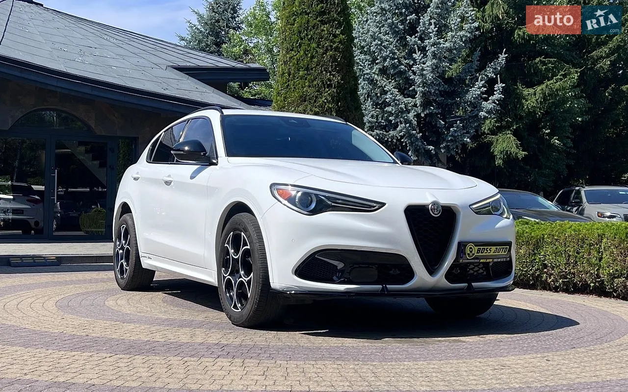 Alfa Romeo Stelvio, 2017