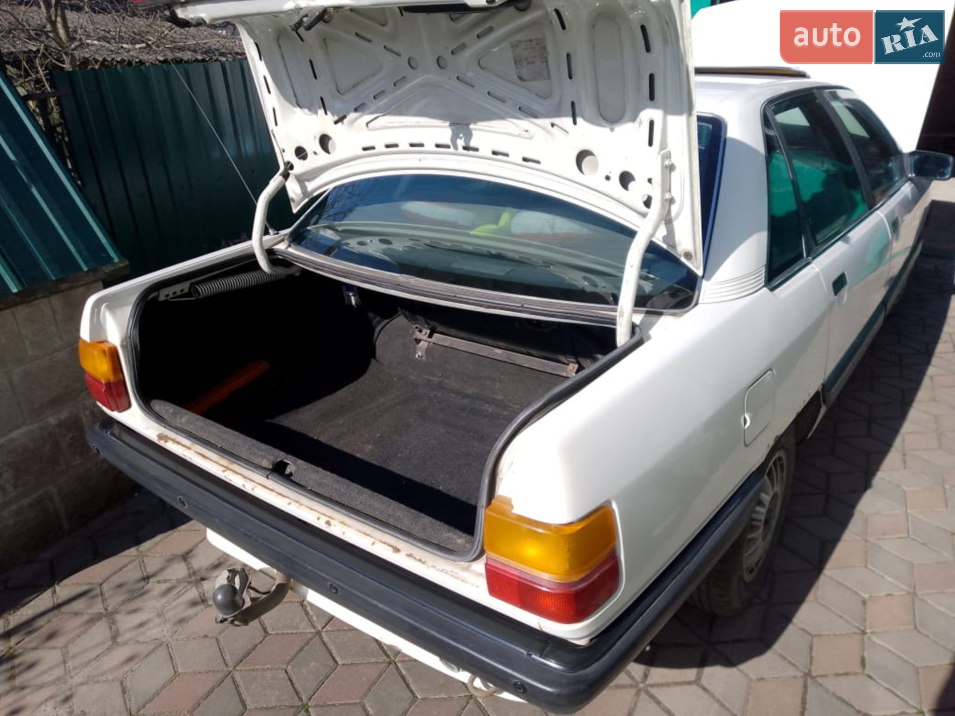 Audi 100, 1988