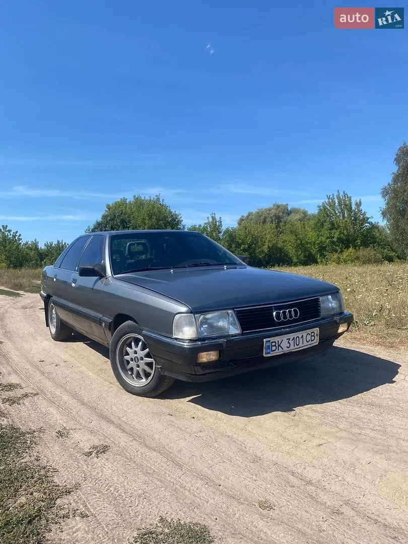 Audi 100, 1990