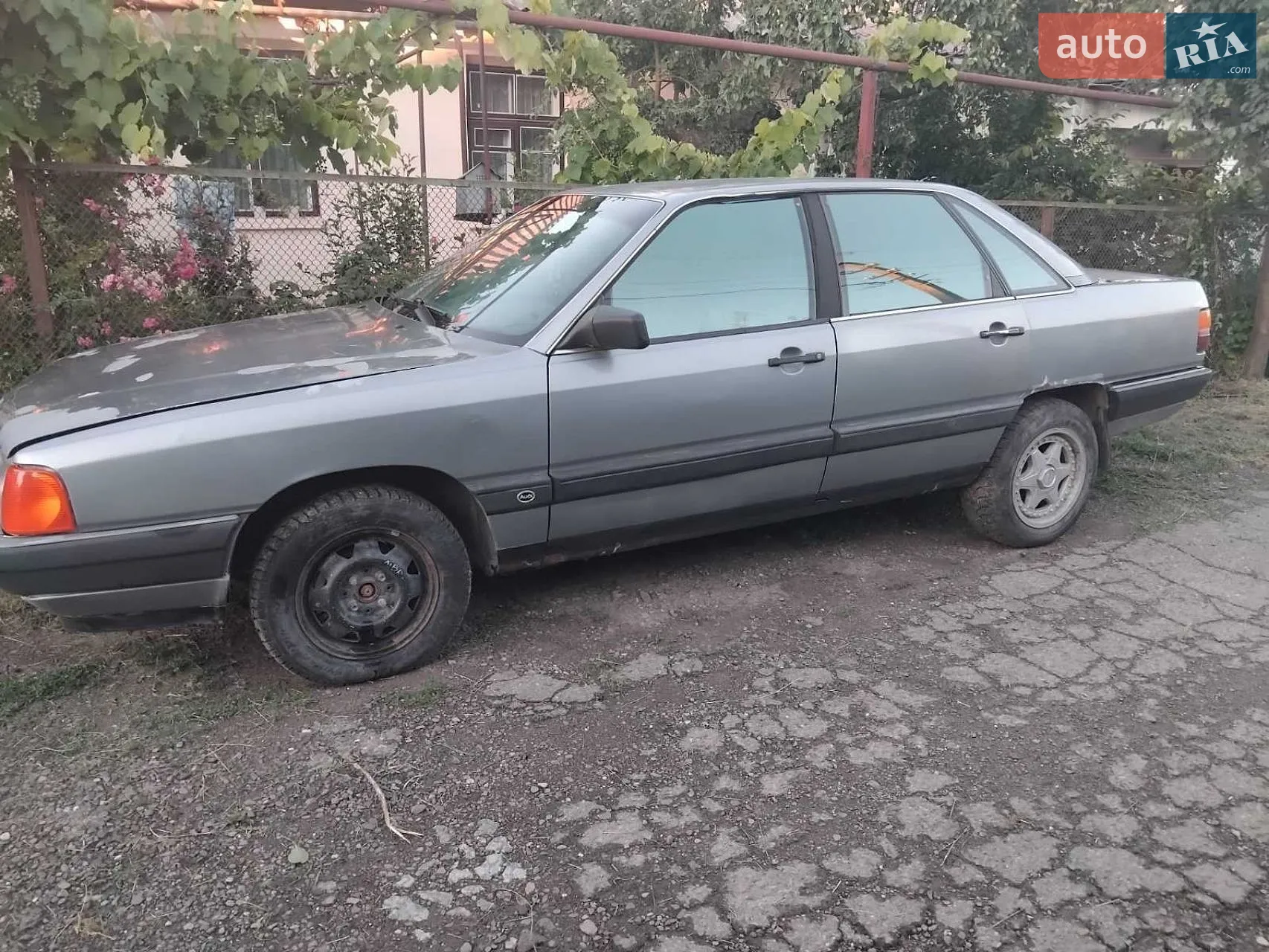 Audi 100, 1986
