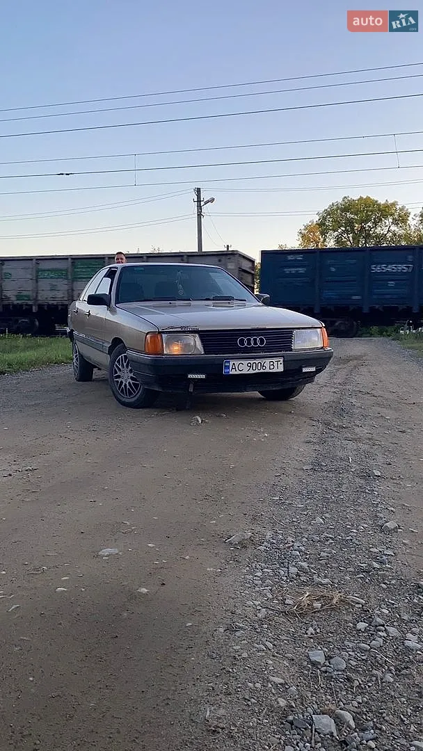 Audi 100, 1983