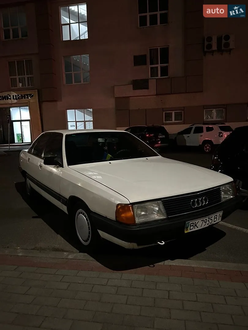 Audi 100, 1990