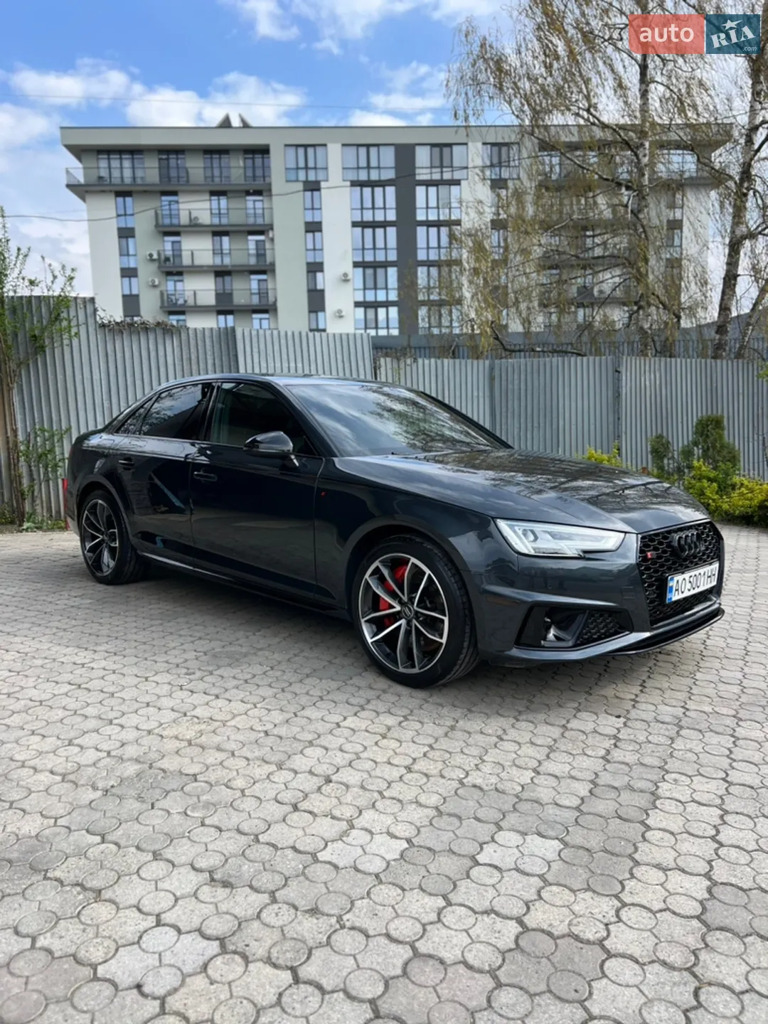 Audi A4 2019 — 1