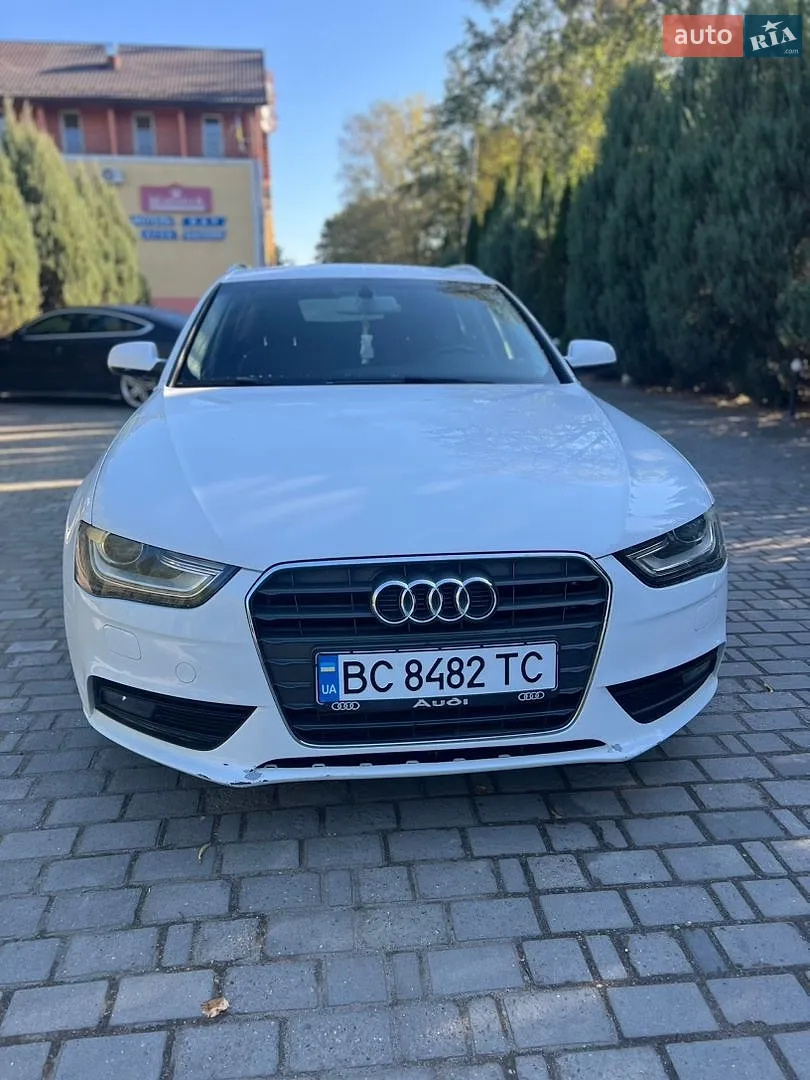 Audi A4, 2012