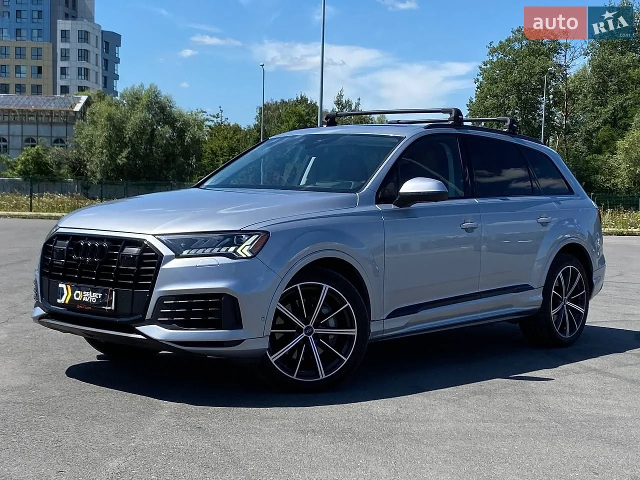 Audi Q7 2020 — 1