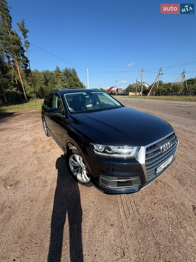 Audi Q7 2017 — 1