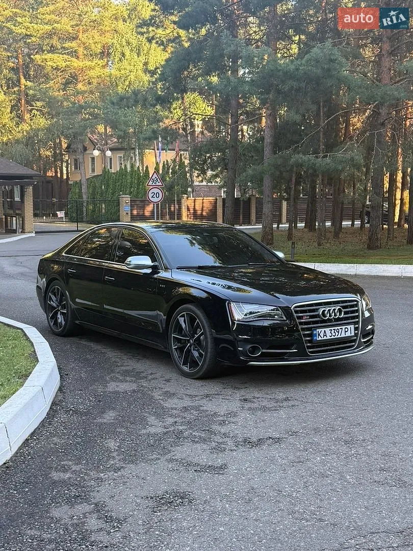 Audi S8, 2012