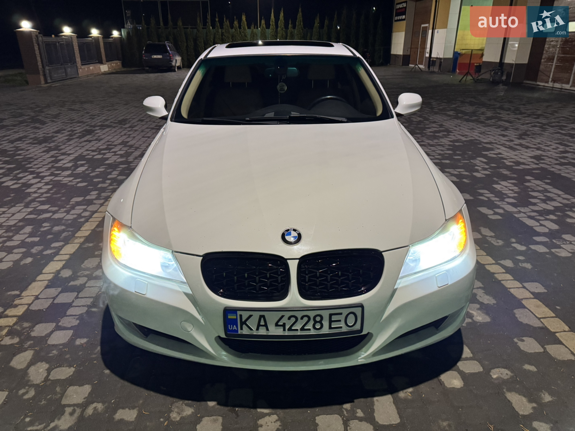BMW 3 Series, 2011