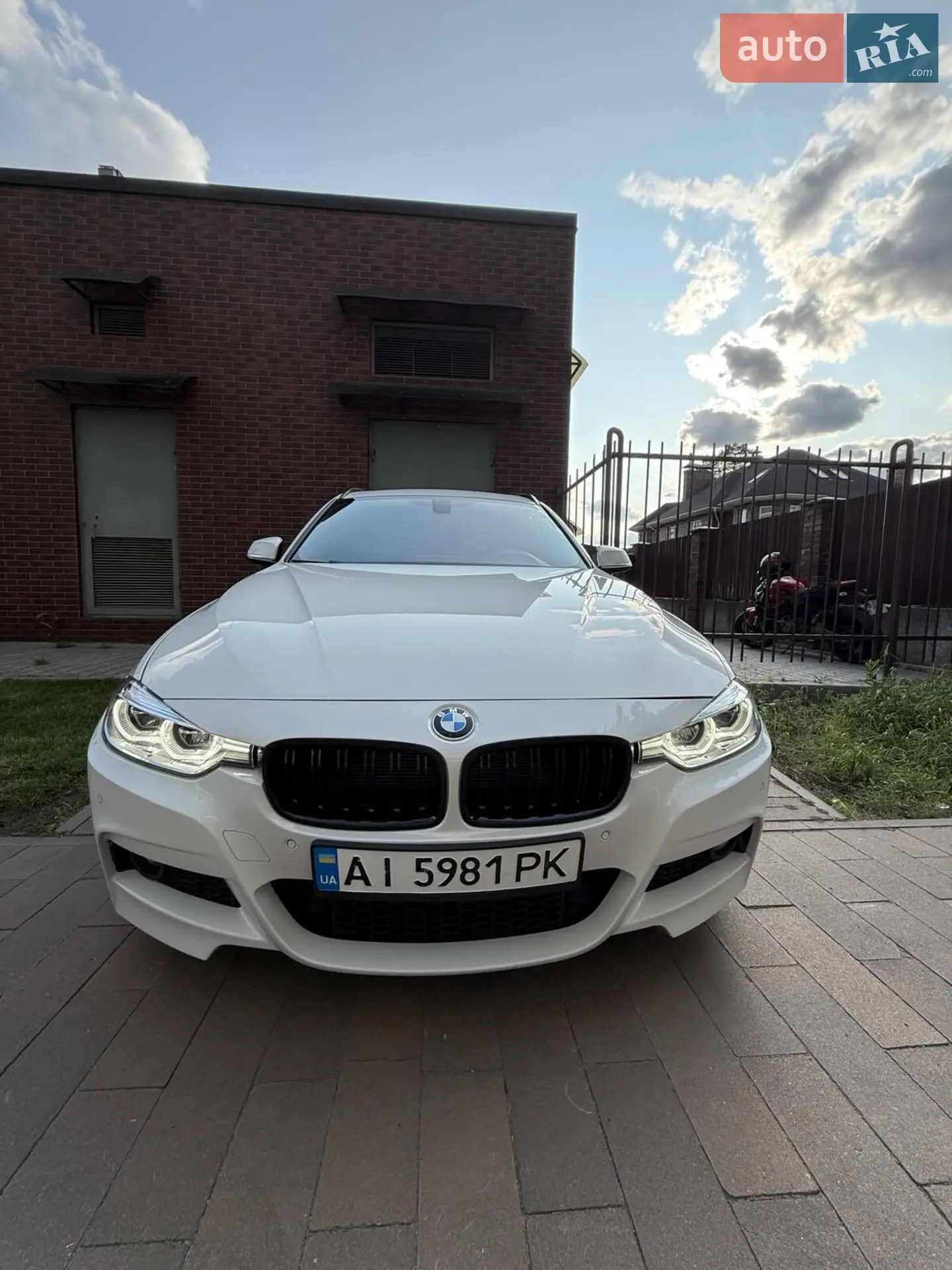 BMW 3 Series, 2016