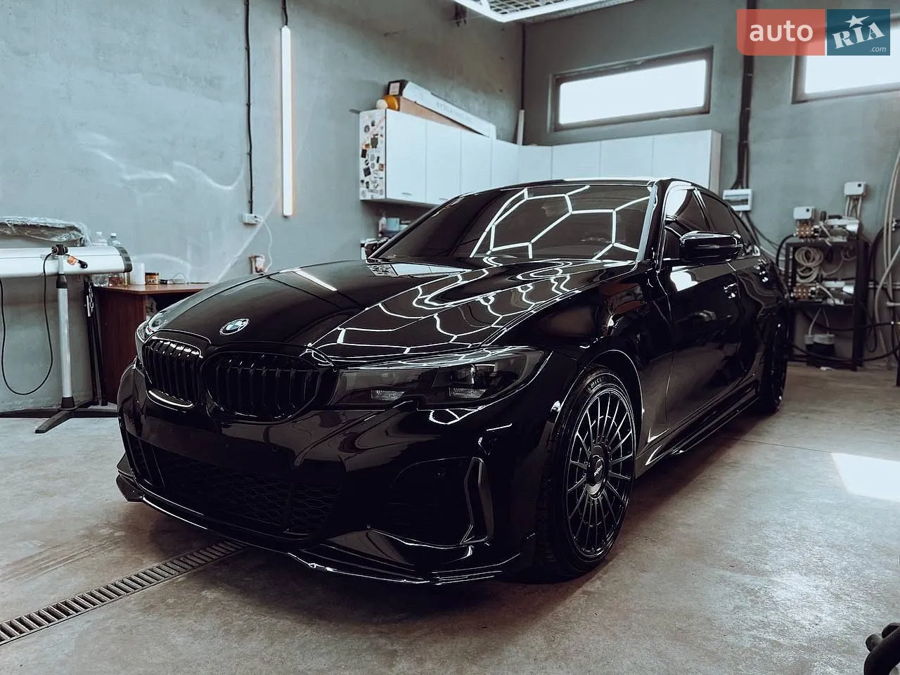 BMW 3 Series, 2019