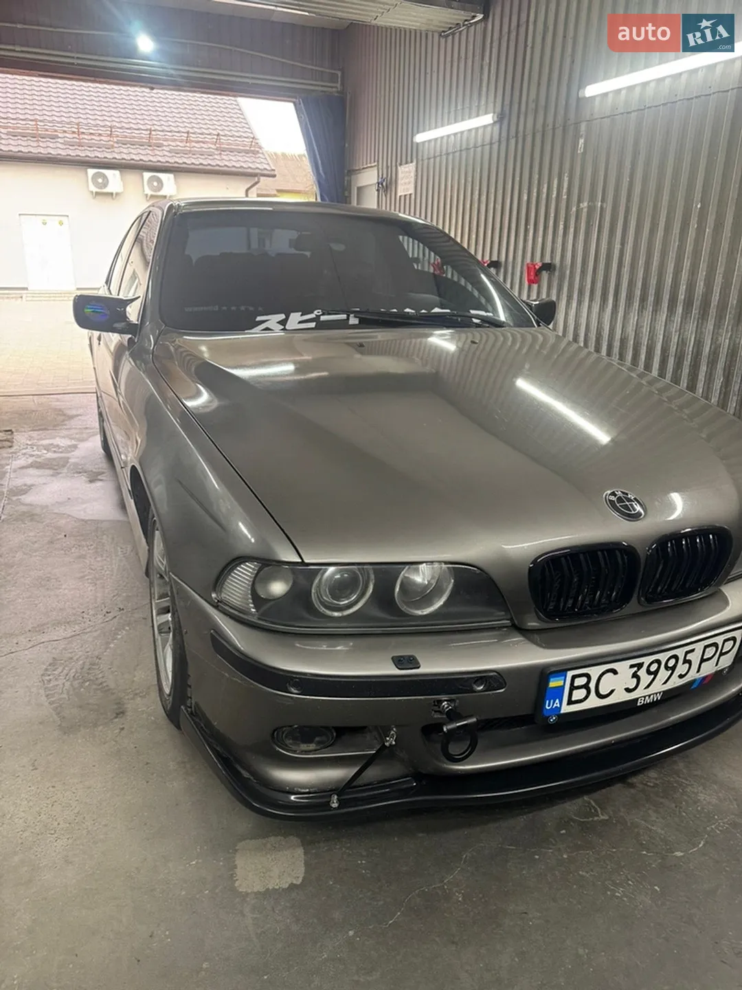 BMW 5 Series, 2001