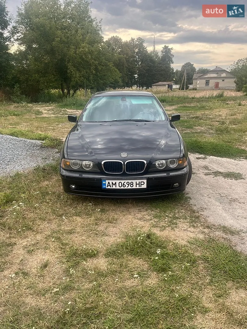 BMW 5 Series, 2001