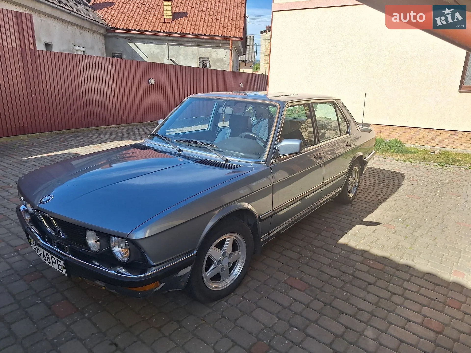 BMW 5 Series, 1987