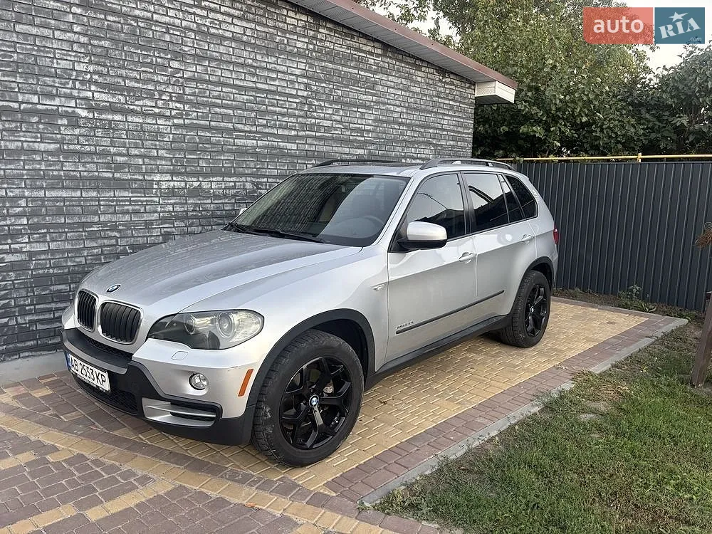 BMW 5 Series, 2010